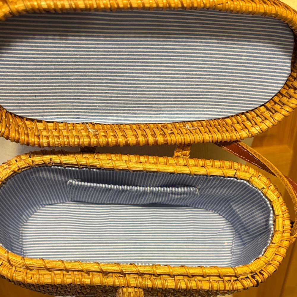 Handwoven Rattan Shoulder Bag in Natural Brown - Picture 3 of 5